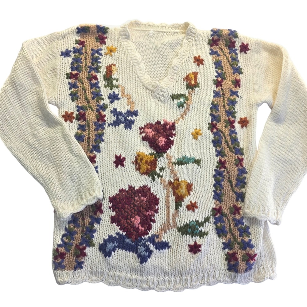 Vintage Hand Knit Floral Embroidered V-Neck Sweater Cream Chunky Cottagecore